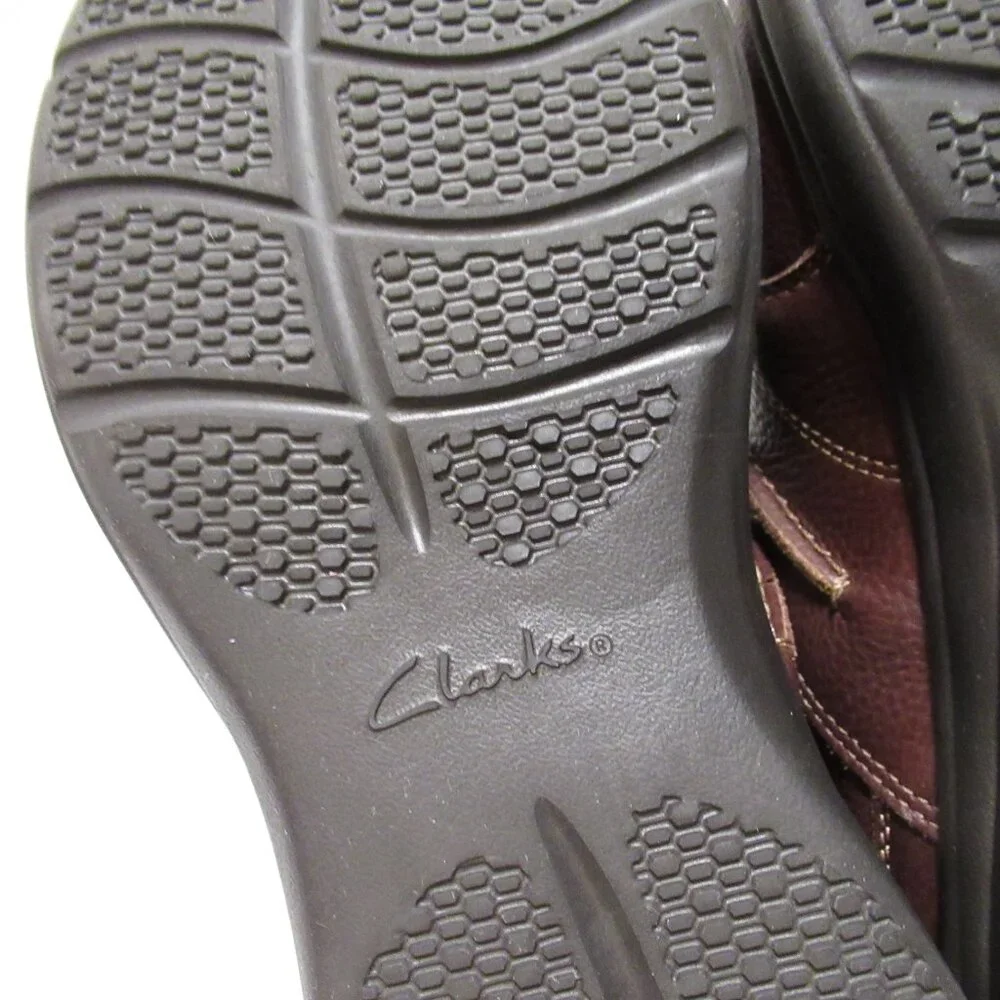 Men's Size 10.5 Clarks shoes